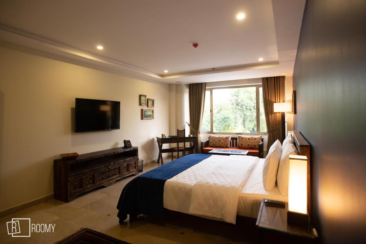 Roomy Signature Hotel, Исламабад Экстерьер фото