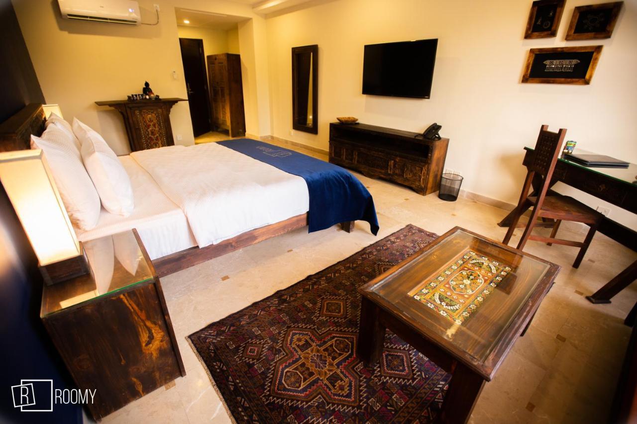 Roomy Signature Hotel, Исламабад Экстерьер фото