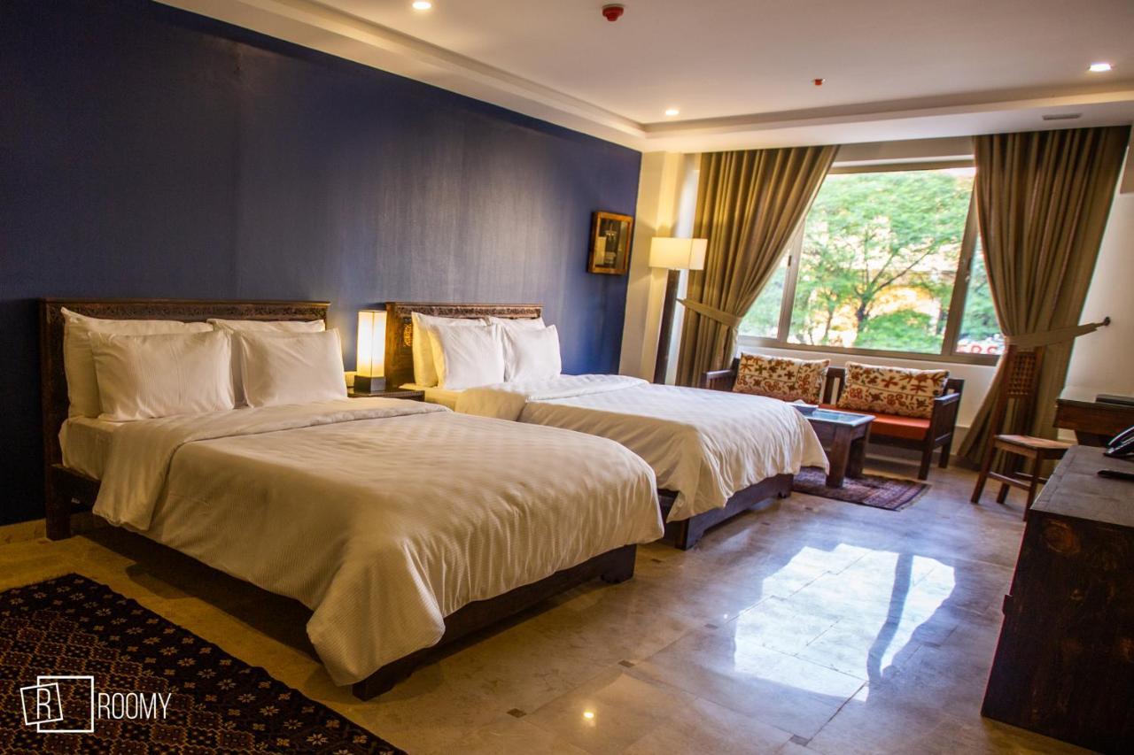 Roomy Signature Hotel, Исламабад Экстерьер фото