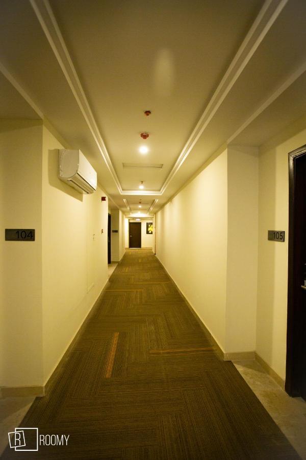Roomy Signature Hotel, Исламабад Экстерьер фото