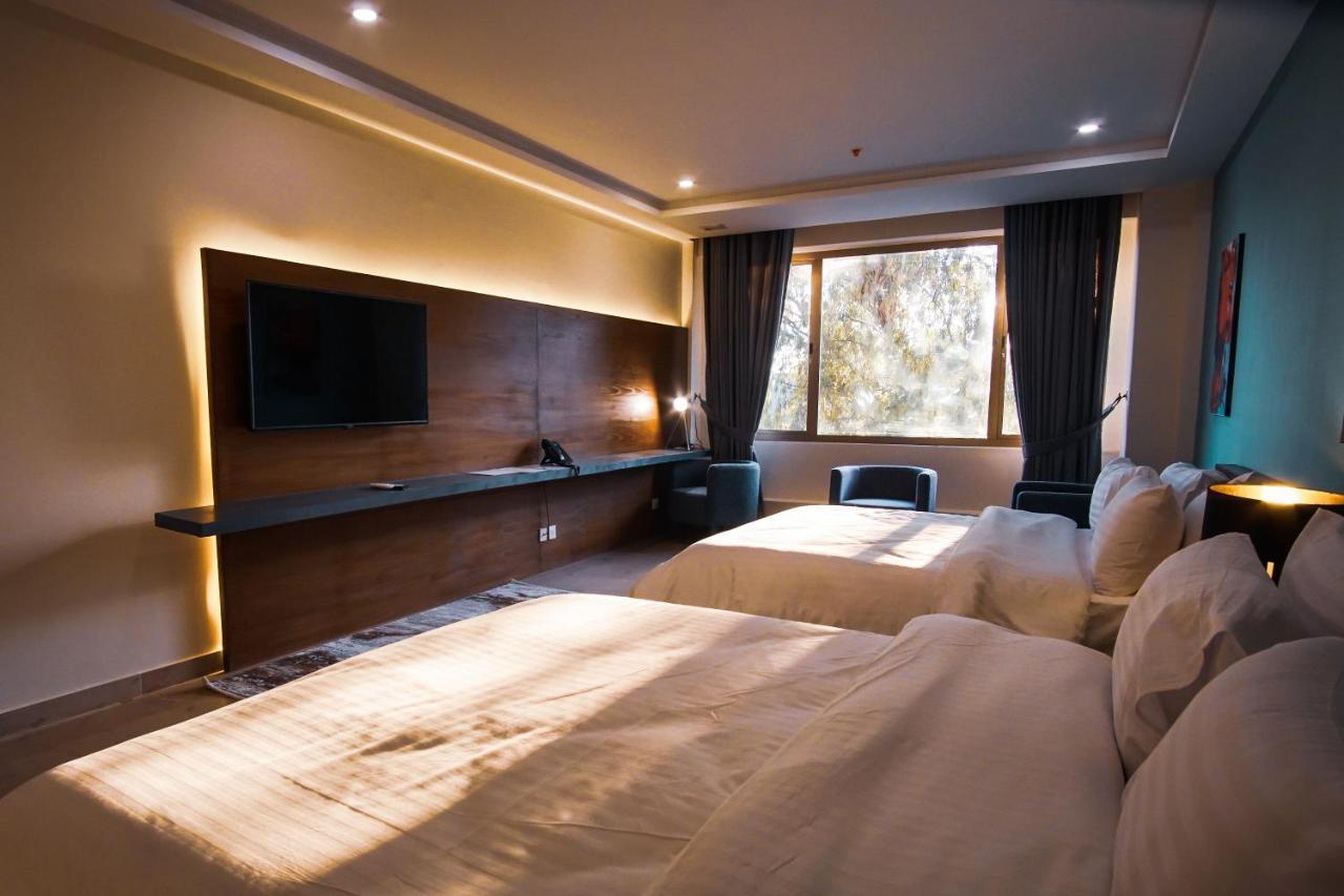 Roomy Signature Hotel, Исламабад Экстерьер фото