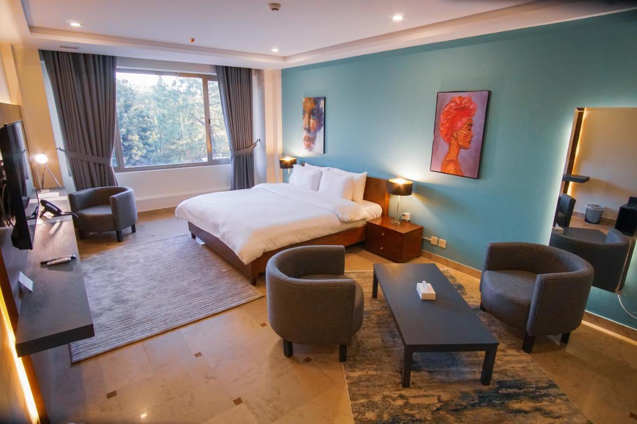 Roomy Signature Hotel, Исламабад Экстерьер фото