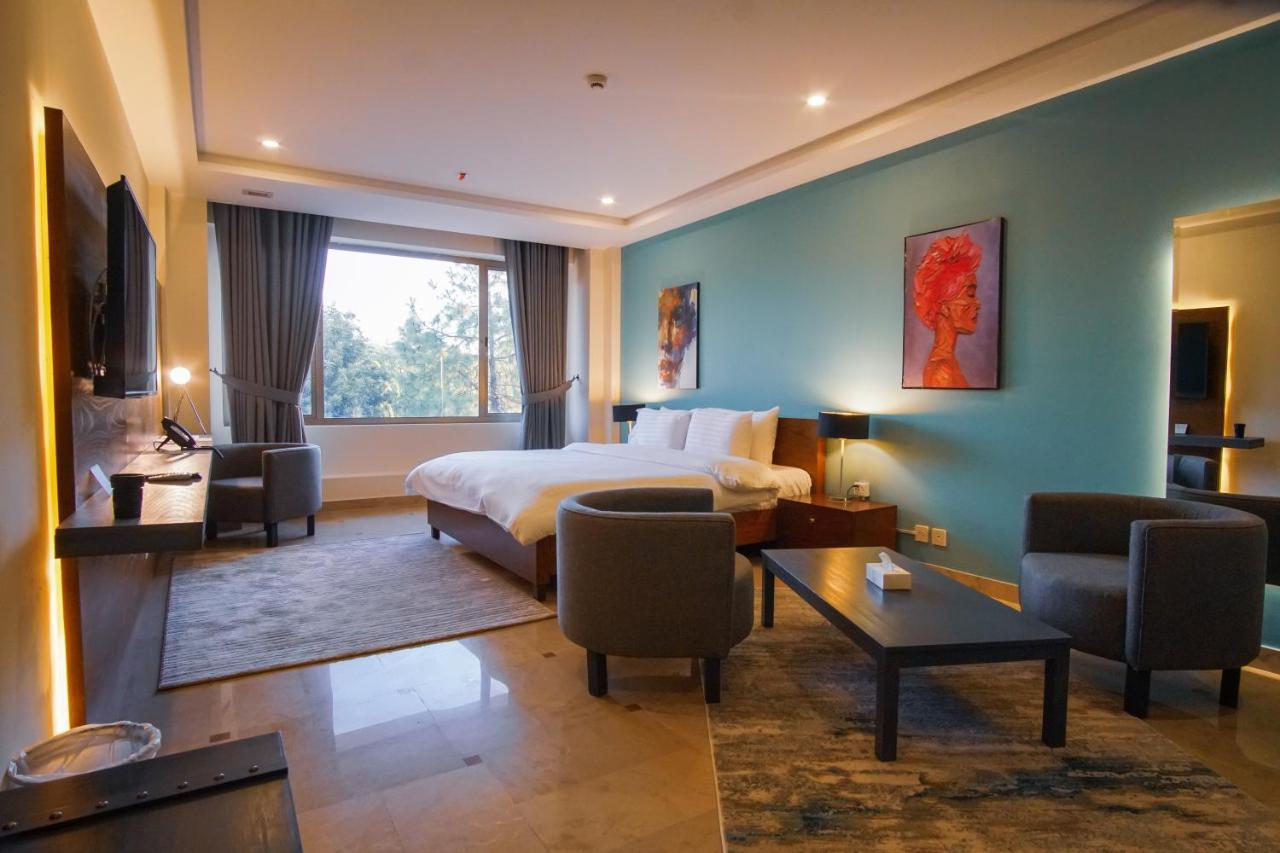 Roomy Signature Hotel, Исламабад Экстерьер фото